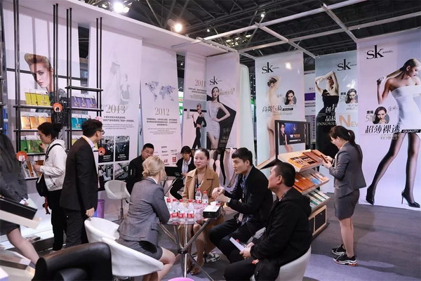 2019上海襪交會(huì)倒計(jì)時(shí)！解讀襪子及流行服飾生態(tài)鏈展(圖2)