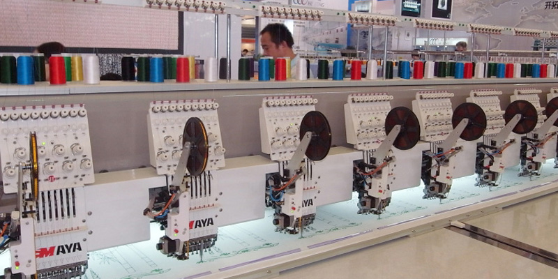 電腦刺繡機(jī)主軸和XY框架驅(qū)動(dòng)均采用根據(jù)刺繡機(jī)運(yùn)動(dòng)特點(diǎn)(圖1) 電腦刺繡機(jī)主軸和XY框架驅(qū)動(dòng)均采用根據(jù)刺繡機(jī)運(yùn)動(dòng)特點(diǎn)(圖1)